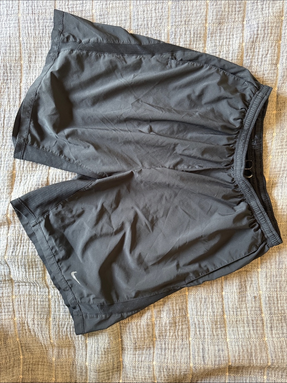 Bundle of THREE Nike Men’s Shorts (L) - black (2) and gray (1) - Picture 11 of 11